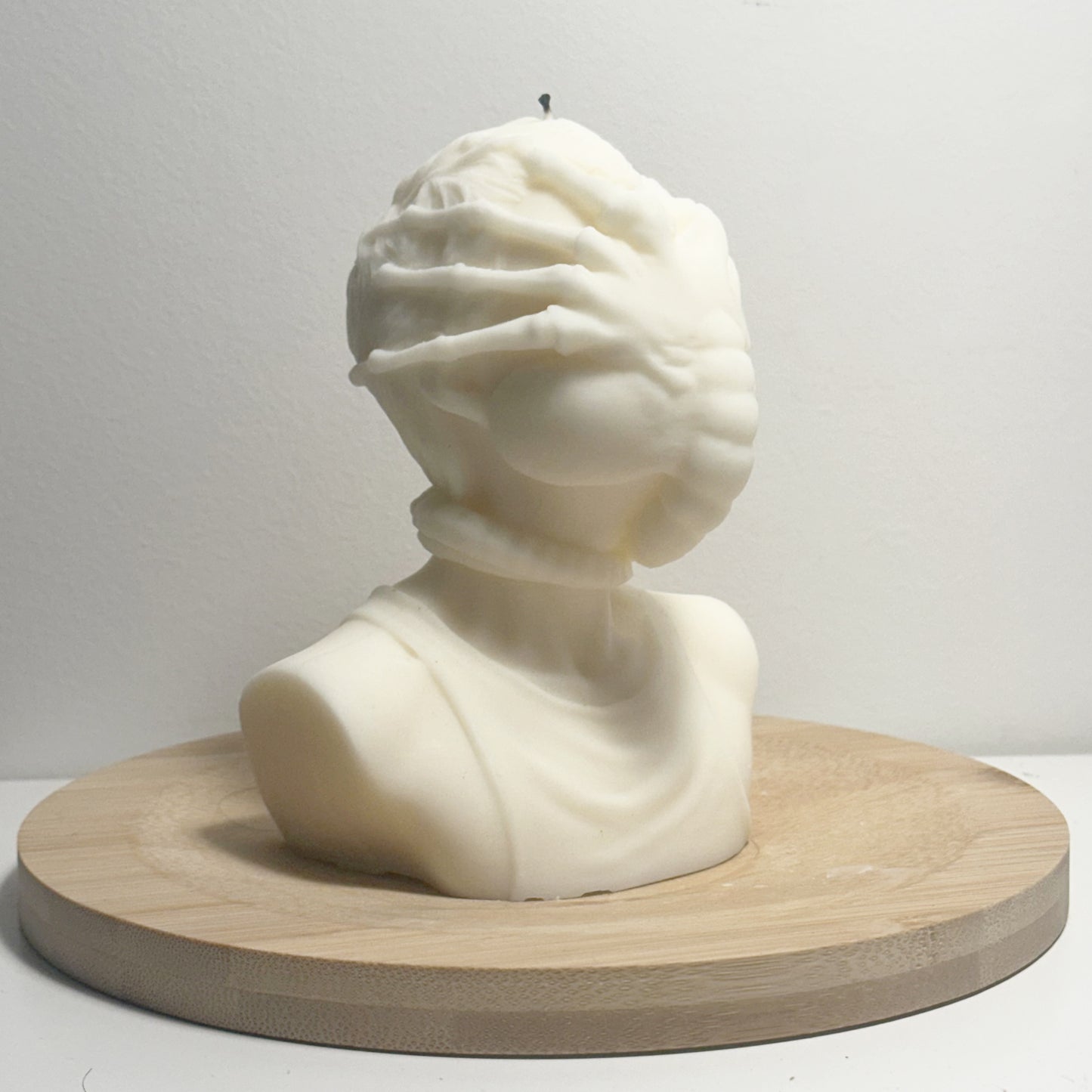 alien facehugger sculptural candle