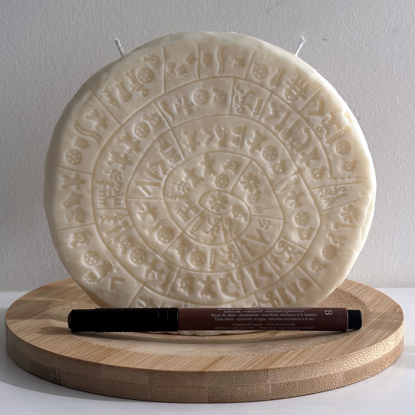 Phaistos Disk Candle – Ancient Minoan Civilization (1700 B.C.) – Unique Cretan Historical Decor & Gift – Handcrafted Scented Soy Wax